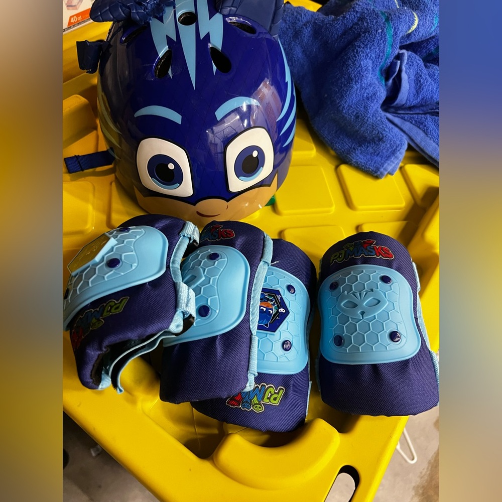 Toddler helmet and pads